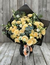 Букет цветов из:  Розы и Лизиантусы в Селково
