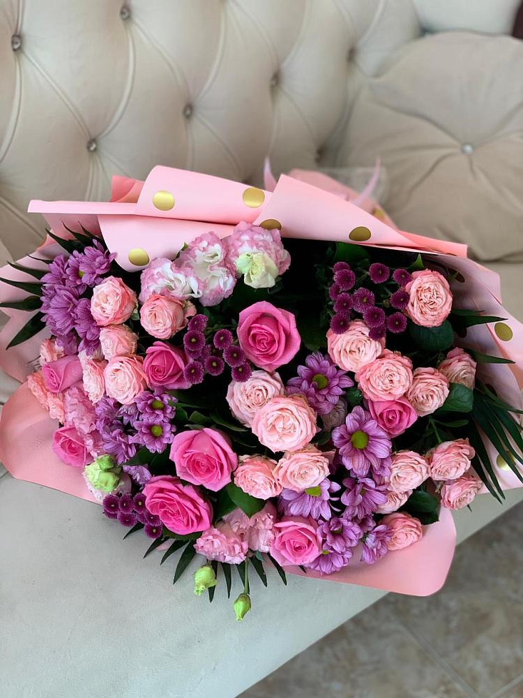 Букет цветов из: Хризантемы, Розы и Лизиантусы в Селково