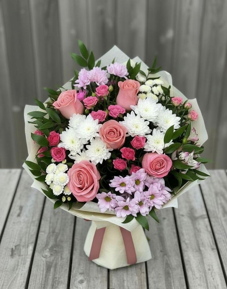 Букет цветов из: Альстромерии, Гвоздики, Розы и Хризантемы в Селково