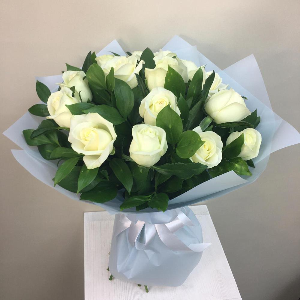 Букет 15 Белых роз Проуд в Селково