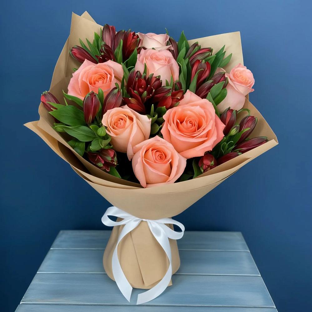 Букет цветов из: Розы и Альстромерии в Селково