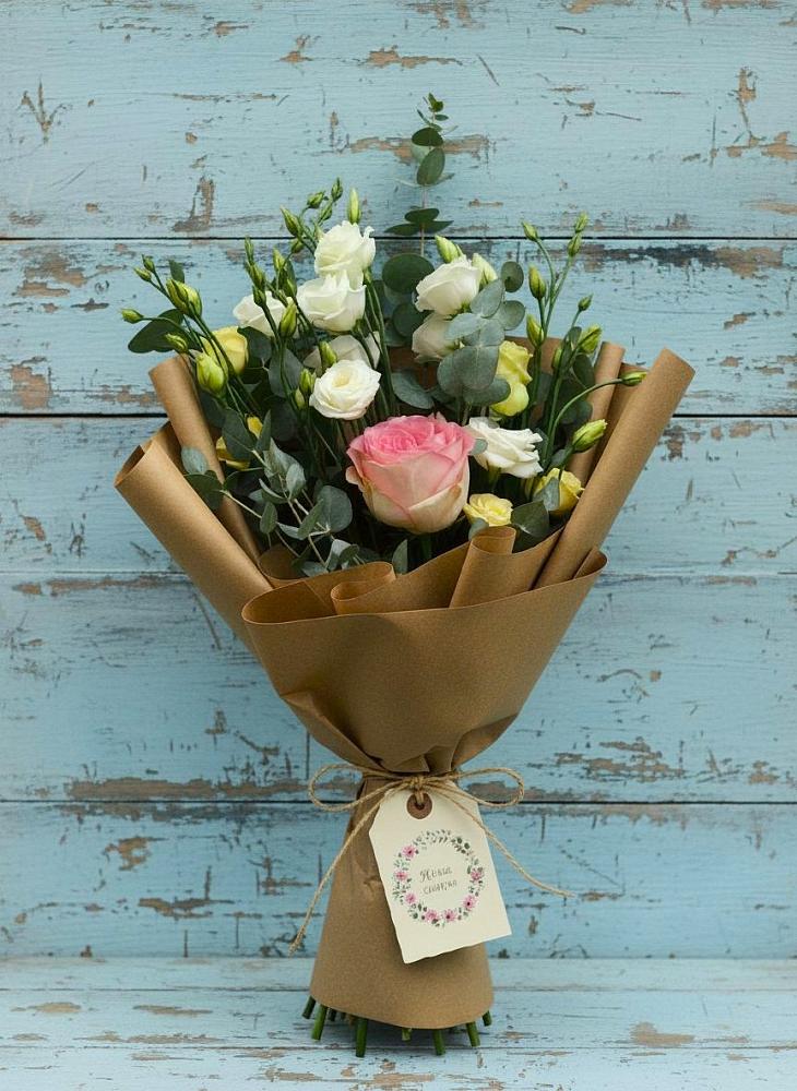 Букет цветов из: Розы и Лизиантусы в Селково