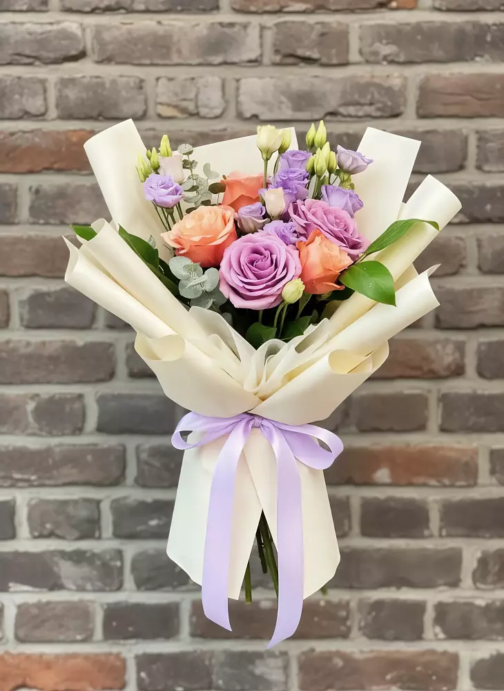 Букет цветов из: Лизиантусы и Розы в Селково