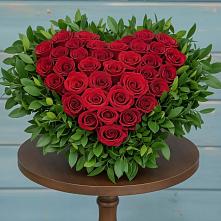 Цветочная композиция из Розы в виде сердца в Селково