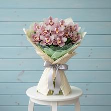Букет цветов из:  Орхидеи и Розы в Селково