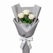 Букет 3 белые розы в Селково