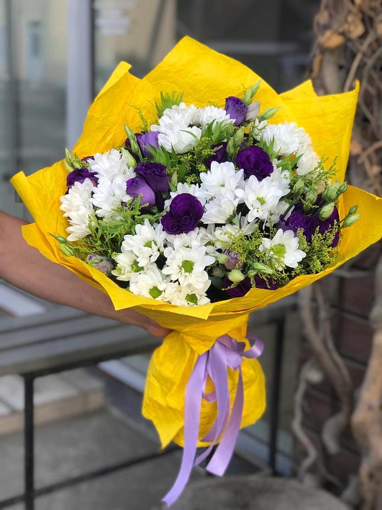 Букет цветов из: Ирисы, Хризантемы и Ромашки в Селково