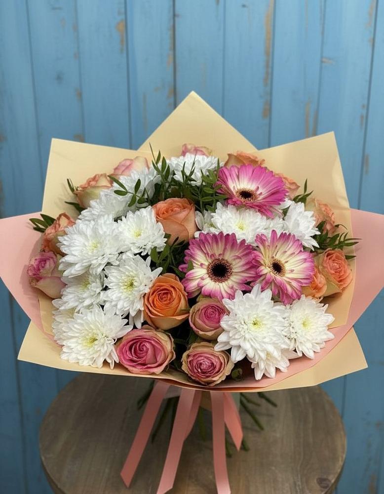 Букет цветов из: Розы, Герберы и Хризантемы в Селково