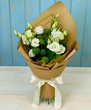 Букет цветов из:  Хризантемы и Лизиантусы #REPLACE_PRED# Селково