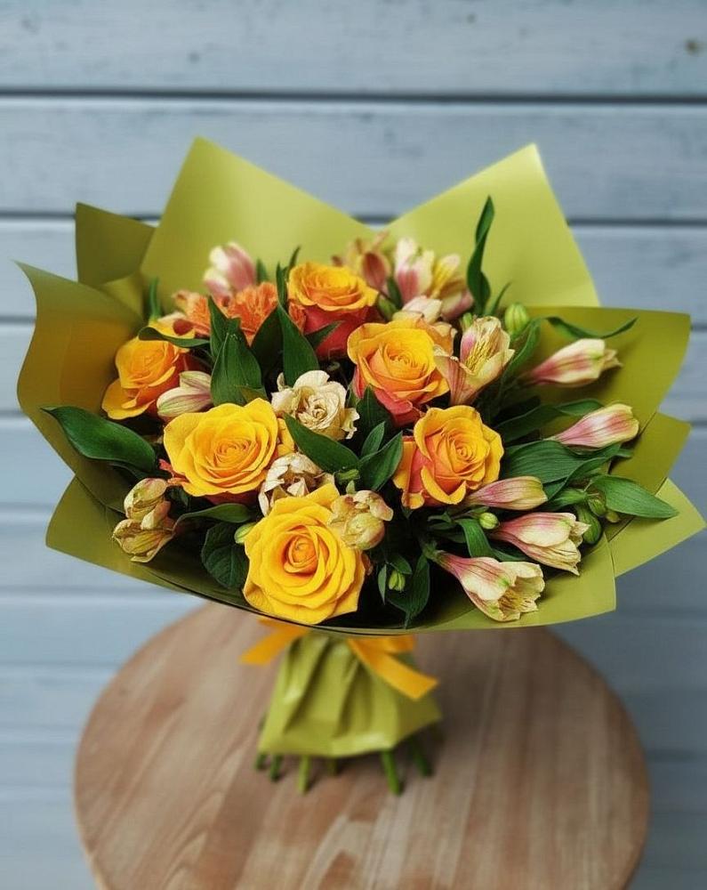 Букет цветов из: Альстромерии и Розы в Селково