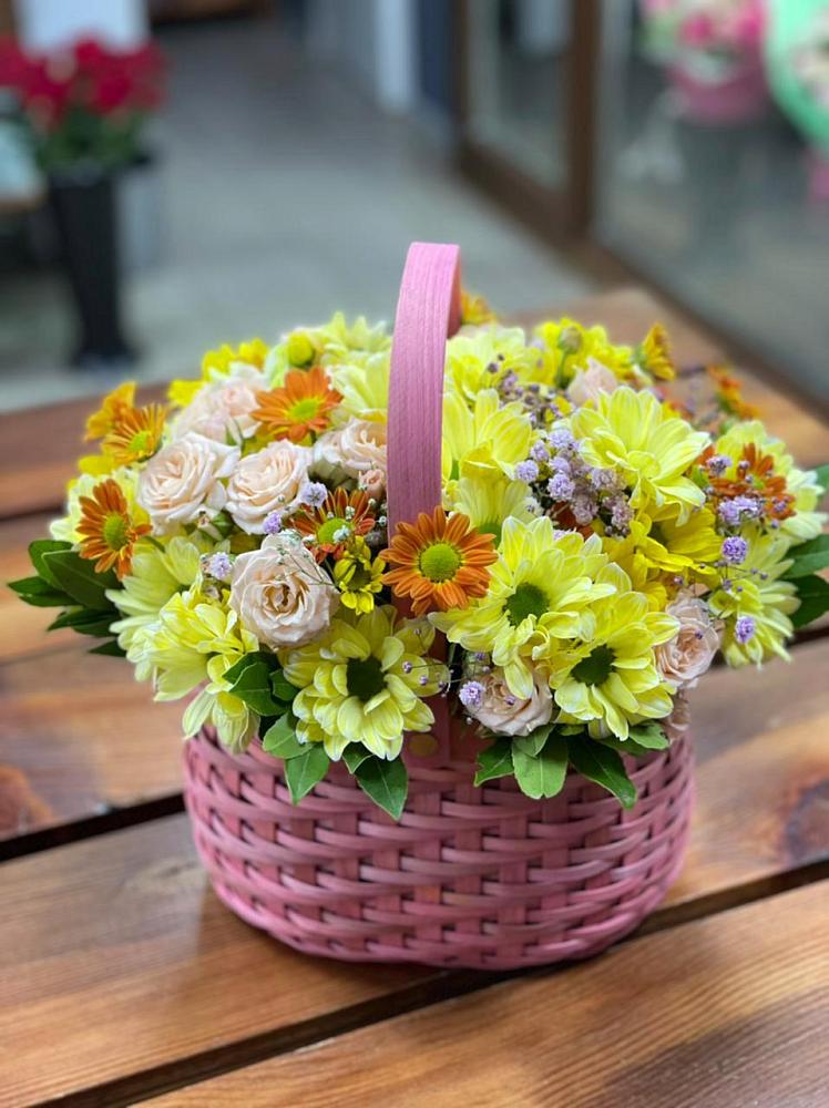 Цветочная композиция из Хризантемы и Розы в корзине в Селково