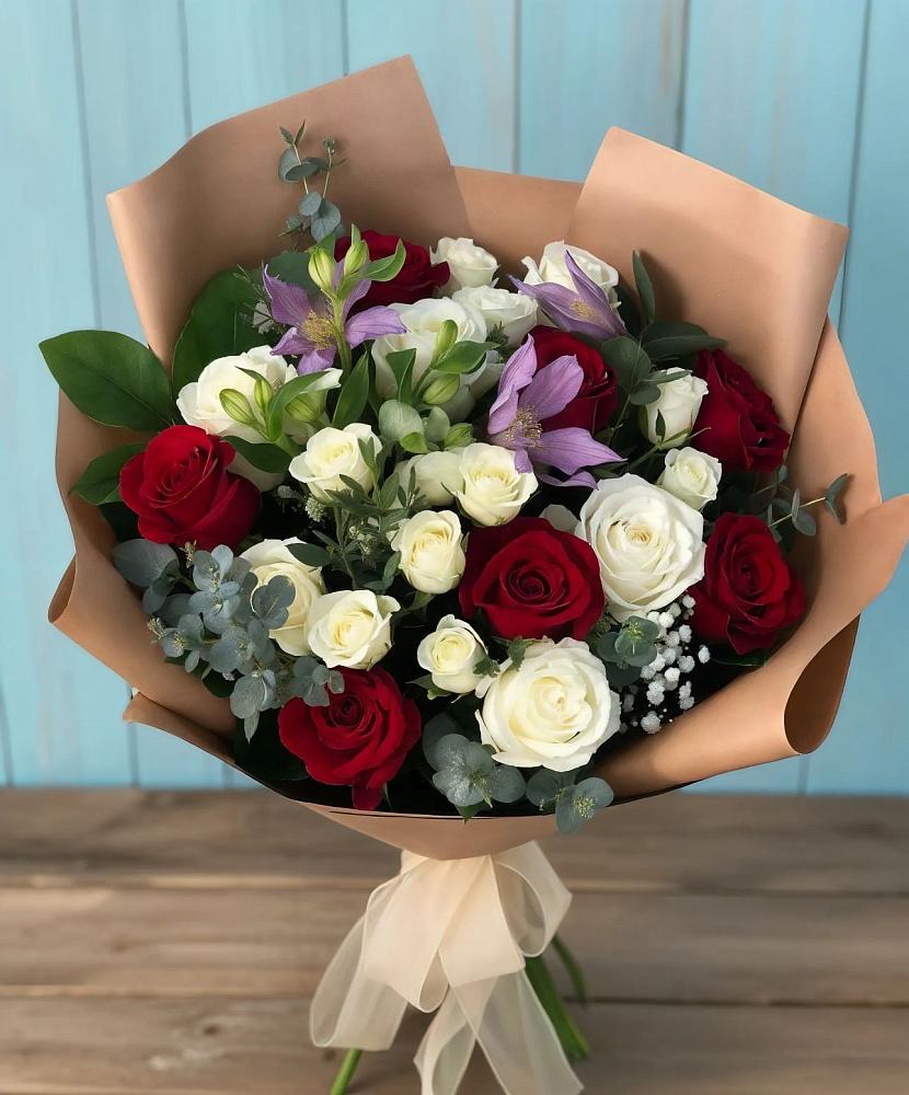 Букет цветов из: Розы и Альстромерии в Селково