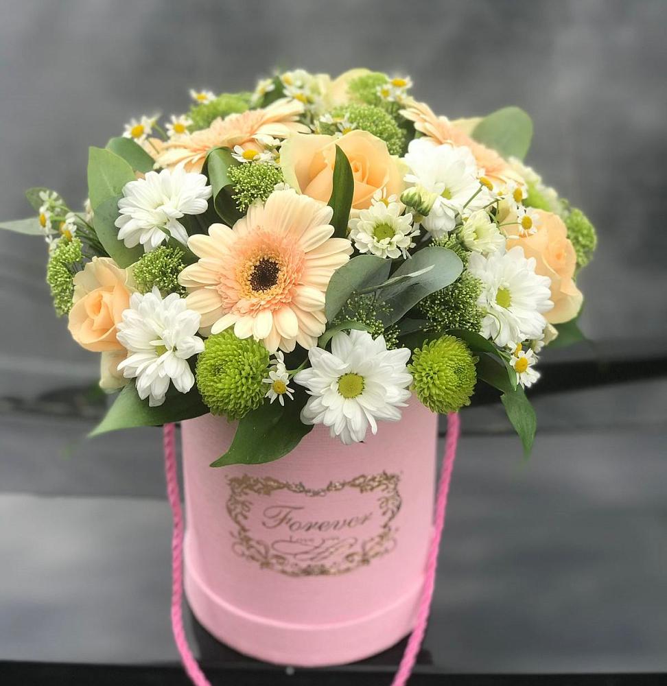 Цветочная композиция из Розы, Герберы и Хризантемы в шляпной коробке в Селково