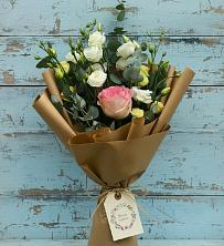 Букет цветов из:  Розы и Лизиантусы в Селково