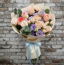 Букет цветов из:  Розы, Лизиантусы и Гвоздики в Селково