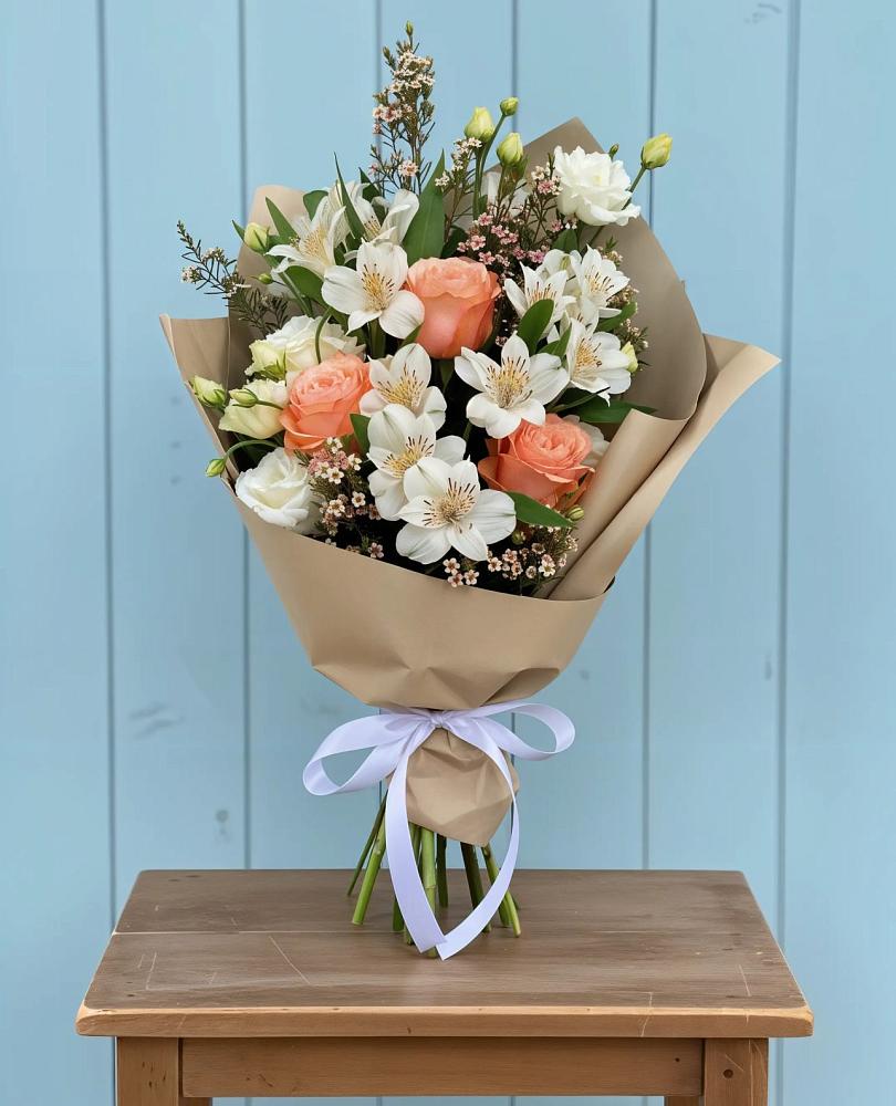 Букет цветов из: Альстромерии, Лизиантусы, Розы и Хризантемы в Селково