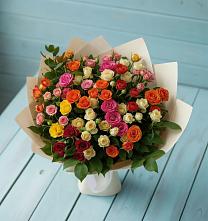 Букет Микс из разноцветных кустовых роз в Селково